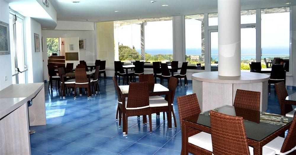 Moresco Park Hotel Sperlonga Exterior photo