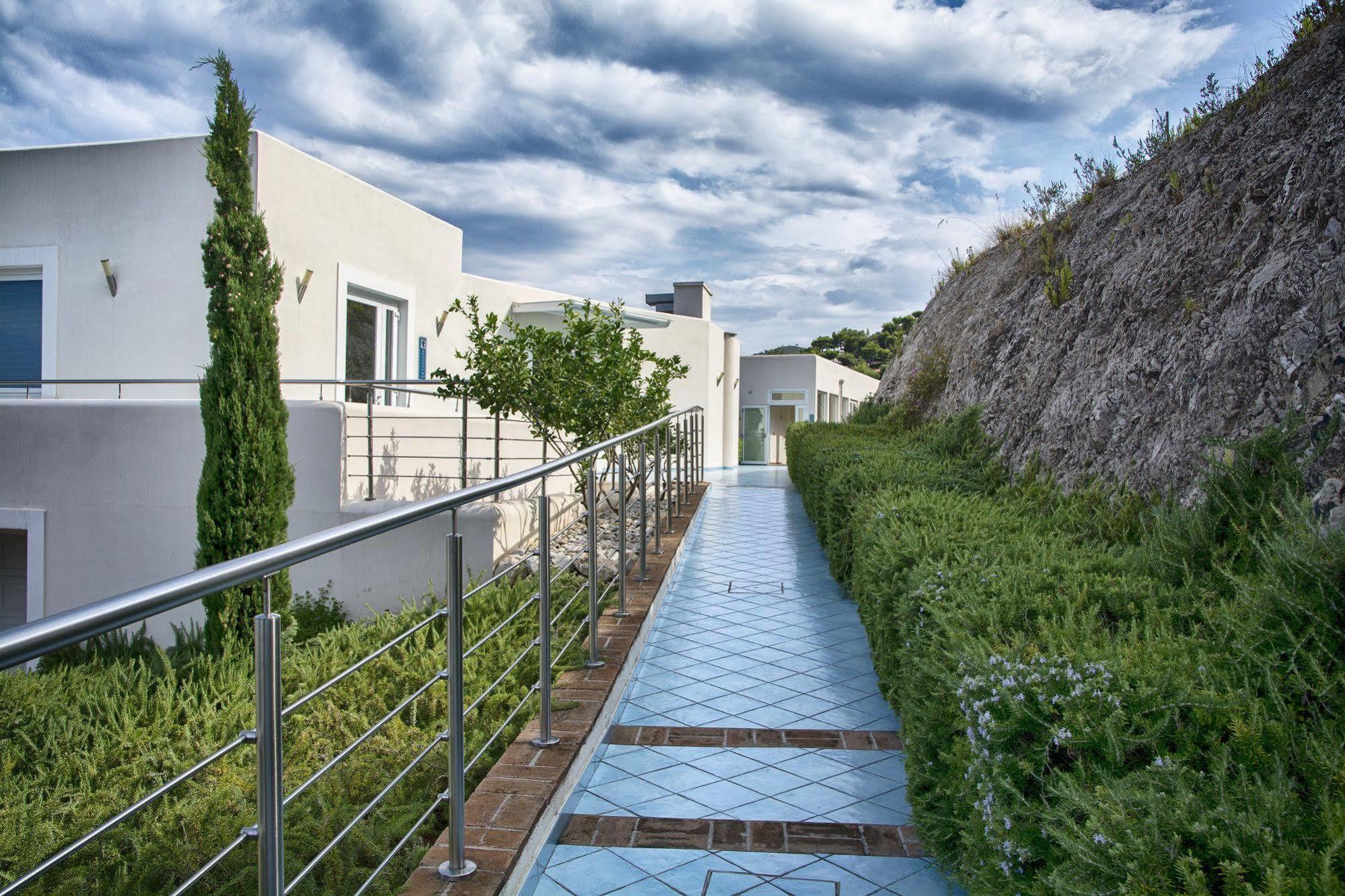 Moresco Park Hotel Sperlonga Exterior photo