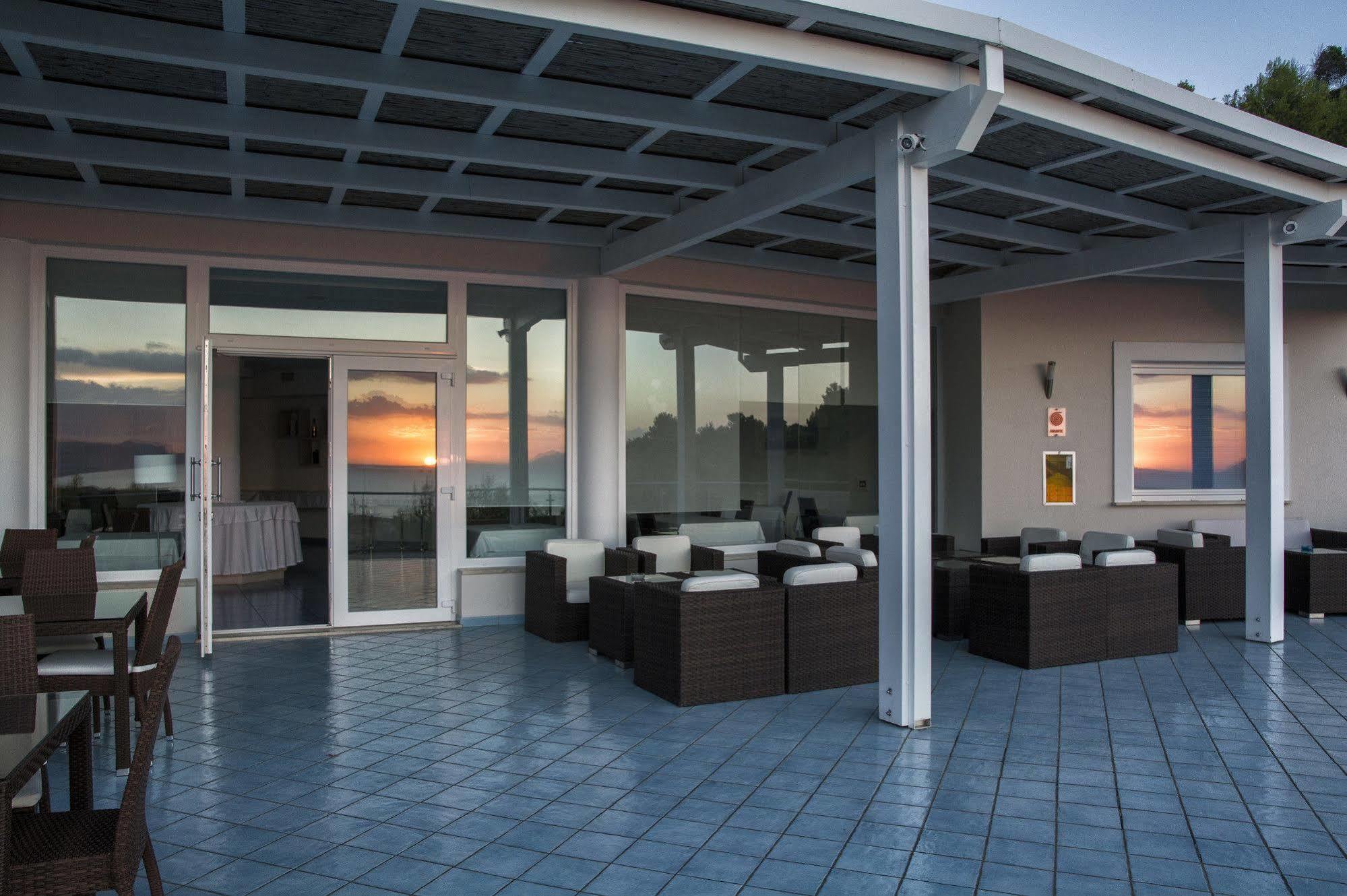Moresco Park Hotel Sperlonga Exterior photo
